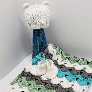 Baby Blanket shower gift set baby booties 4 pc